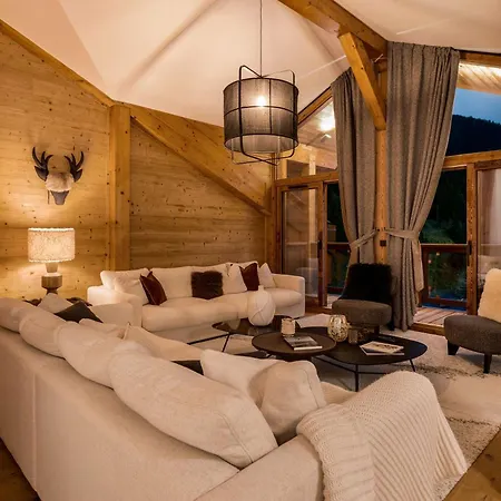 Luxury Penthouse - Panoramic Views, Walkway Balcony, Private Floor Daire Courchevel