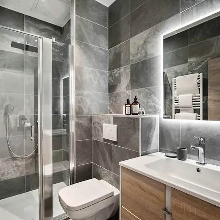 Luxury Penthouse - Panoramic Views, Walkway Balcony, Private Floor * Courchevel