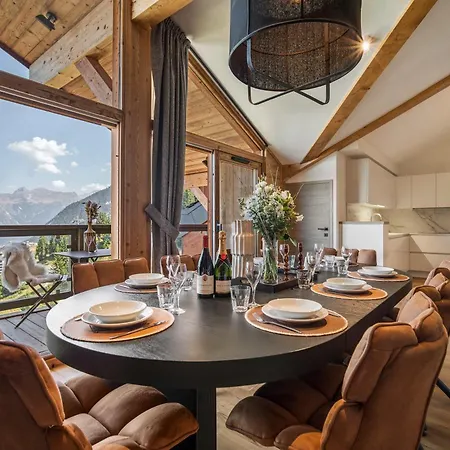 Luxury Penthouse - Panoramic Views, Walkway Balcony, Private Floor Daire *