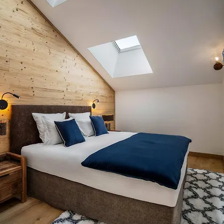 Daire Luxury Penthouse - Panoramic Views, Walkway Balcony, Private Floor