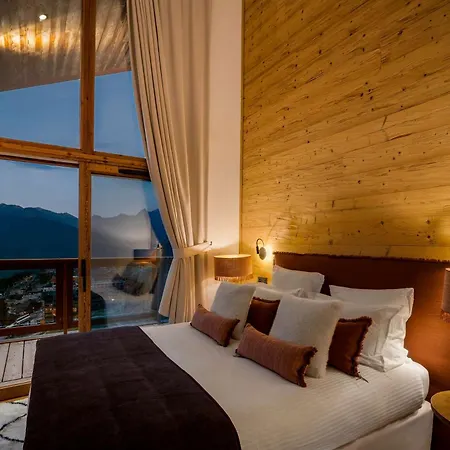 Luxury Penthouse - Panoramic Views, Walkway Balcony, Private Floor *