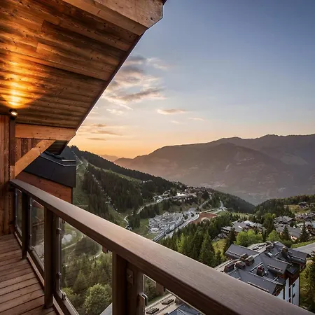 Апартаменты Luxury Penthouse - Panoramic Views, Walkway Balcony, Private Floor Куршевель