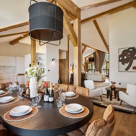 Luxury Penthouse - Panoramic Views, Walkway Balcony, Private Floor *