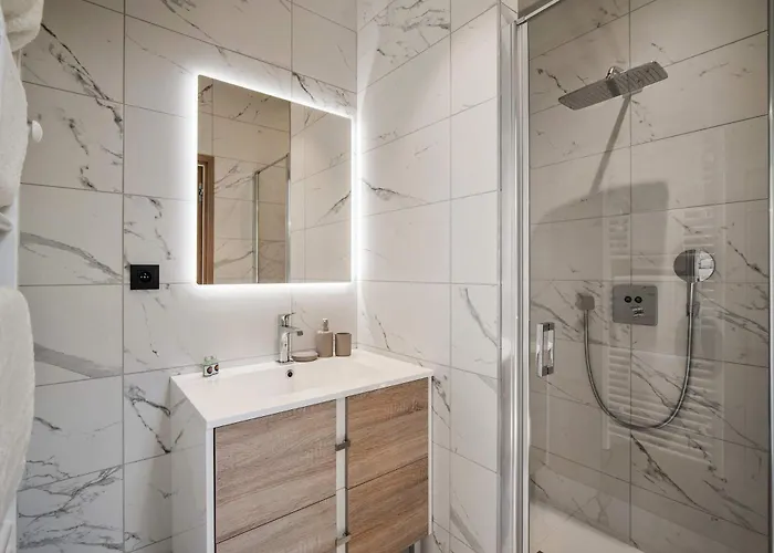 Luxury Penthouse - Panoramic Views, Walkway Balcony, Private Floor Lejlighed