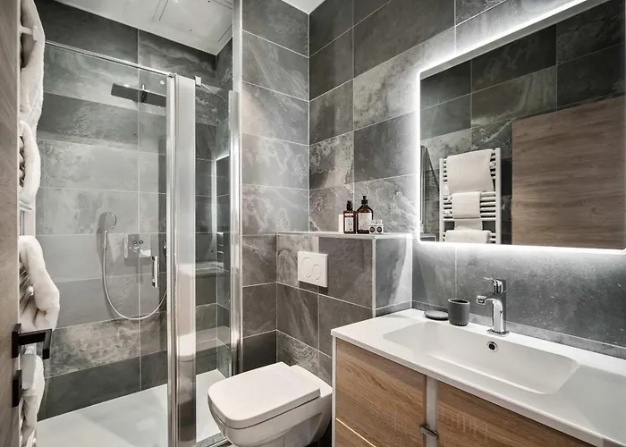 Luxury Penthouse - Panoramic Views, Walkway Balcony, Private Floor * Courchevel