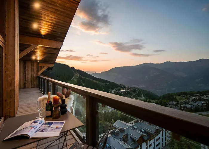 Luxury Penthouse - Panoramic Views, Walkway Balcony, Private Floor *