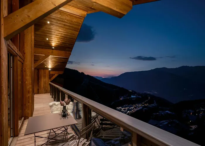 Luxury Penthouse - Panoramic Views, Walkway Balcony, Private Floor * Courchevel