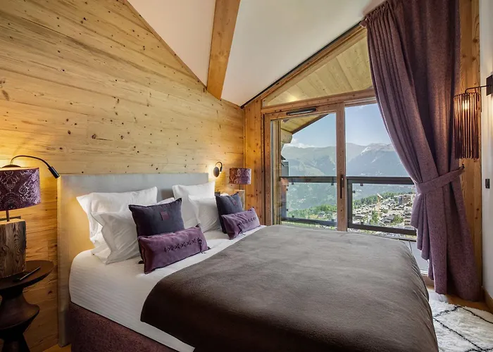 Luxury Penthouse - Panoramic Views, Walkway Balcony, Private Floor * Courchevel