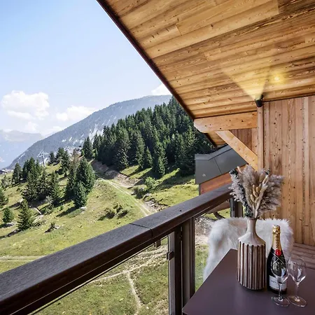 Апартаменты Luxury Penthouse - Panoramic Views, Walkway Balcony, Private Floor *
