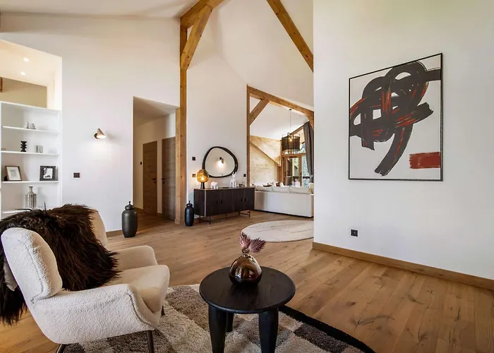 Апартаменти Luxury Penthouse - Panoramic Views, Walkway Balcony, Private Floor *